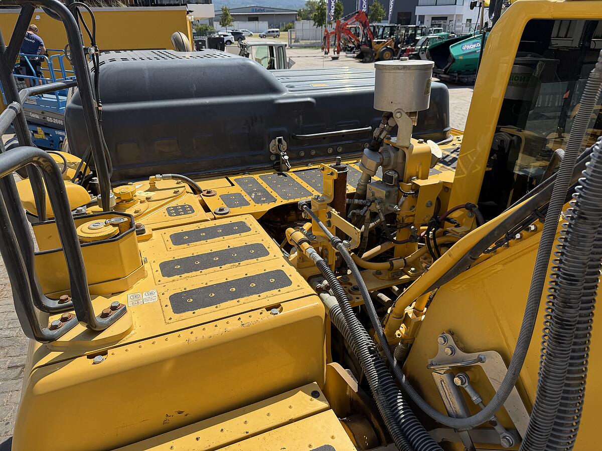 Kettenbagger Komatsu PC 210 LCi-11 mit GPS