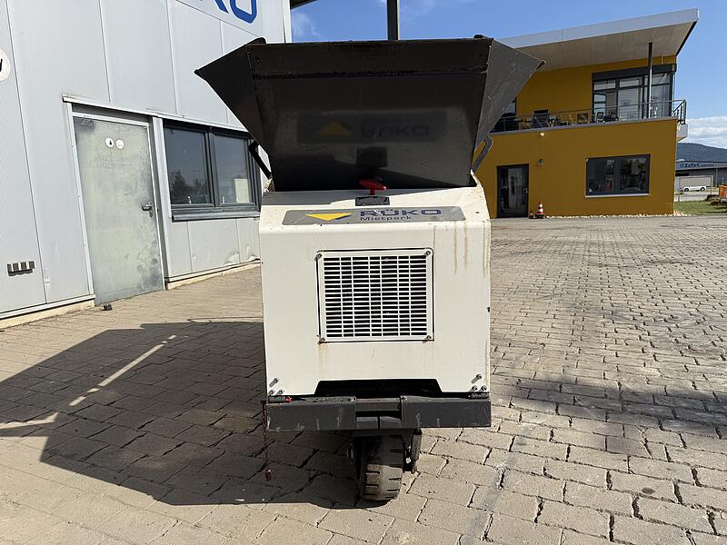 Kleinfertiger Dynapac F80W