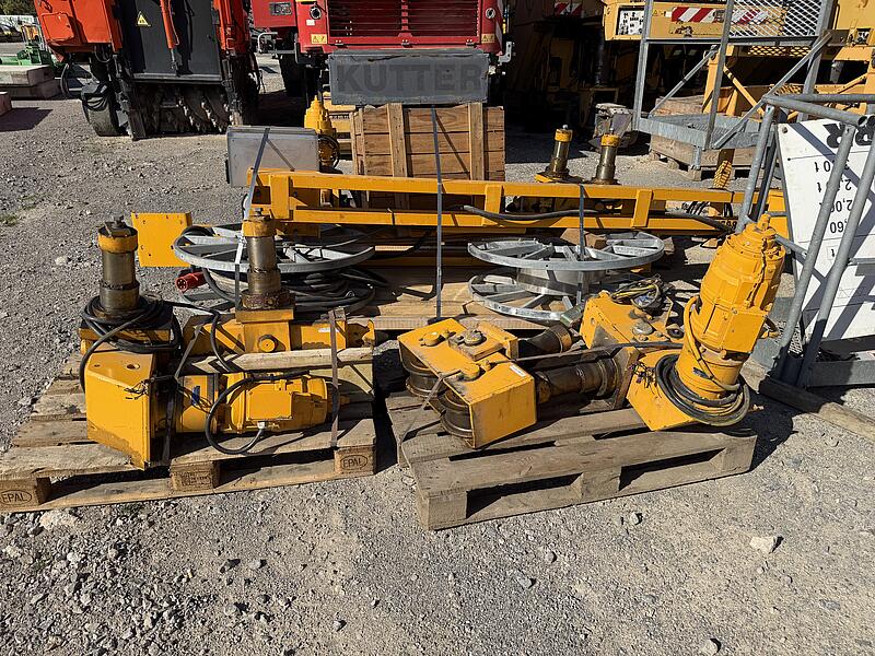 Kran-Untendreher Potain 1 Satz Schienenfahrwerke für Poatin 386B/1 set Rail bogies for Potain 386B