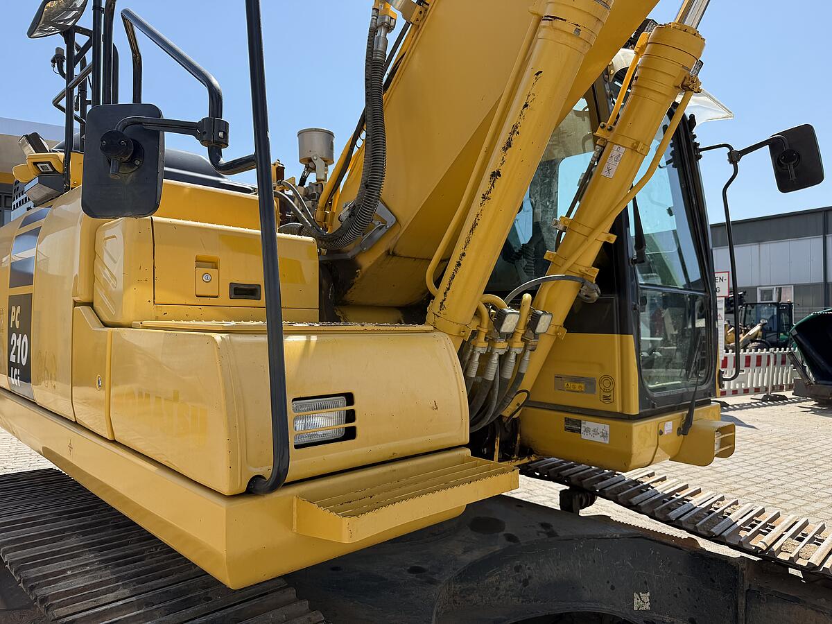 Kettenbagger Komatsu PC 210 LCi-11 mit GPS