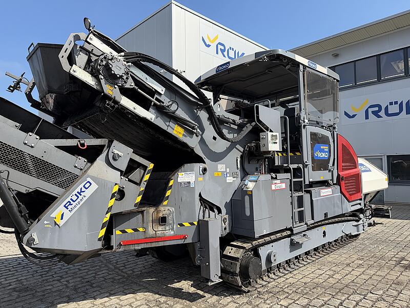 Beschicker Dynapac MF 2500 CS