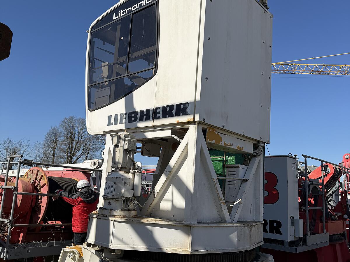 Kran-Obendreher Liebherr 280 EC-H 16 Litronic