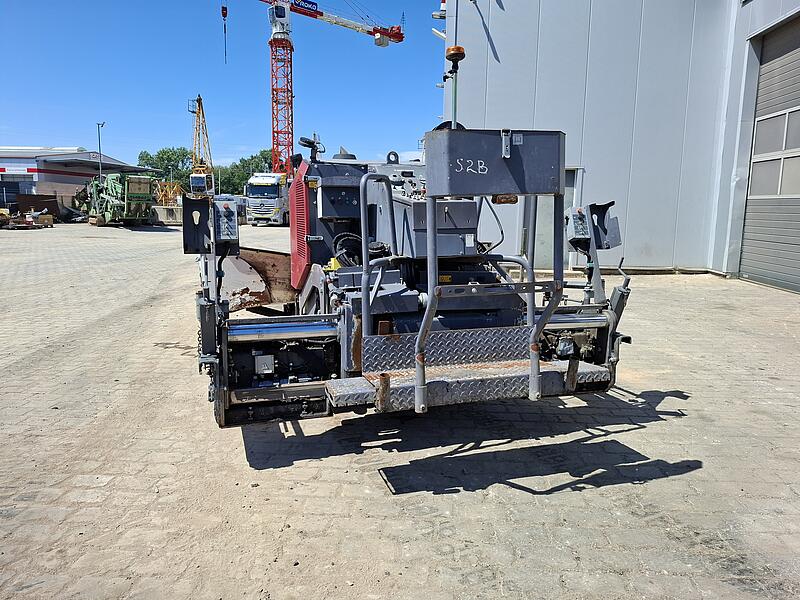 Kleinfertiger Dynapac F 1200 CS