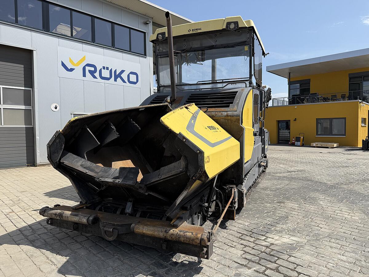 Beschicker Bomag BMF 2500 M