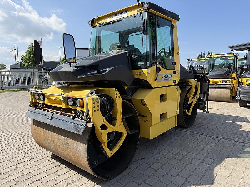 Tandemwalze Bomag BW 174 AP-4v