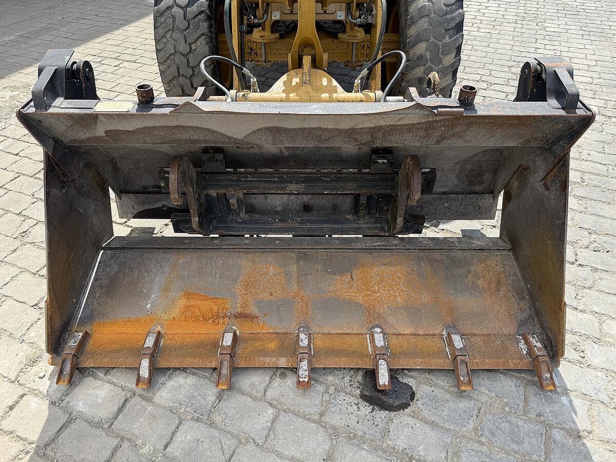Radlader Caterpillar 908 M