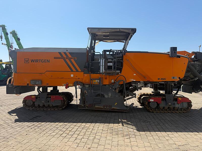 Straßenfräsen Wirtgen W 250i