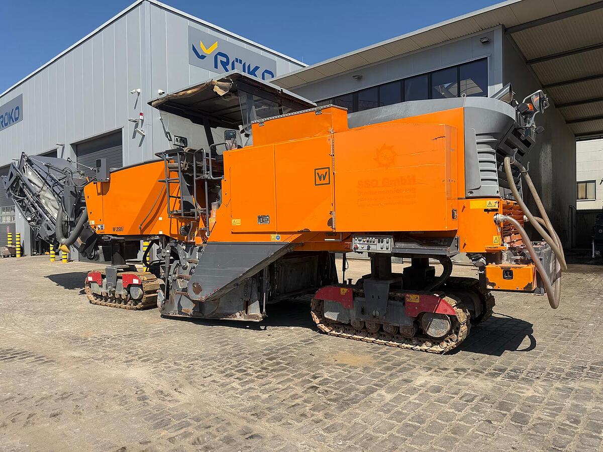Straßenfräsen Wirtgen W 250i