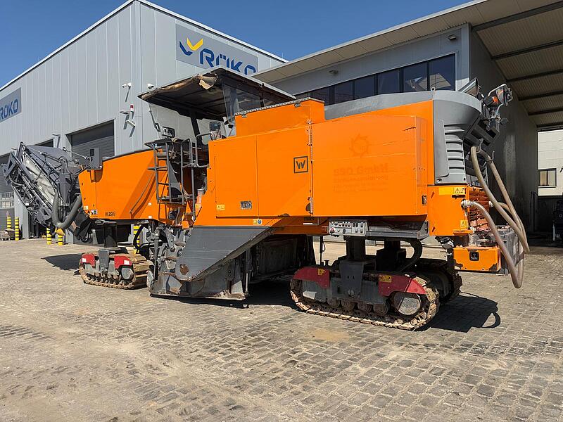 Straßenfräsen Wirtgen W 250i